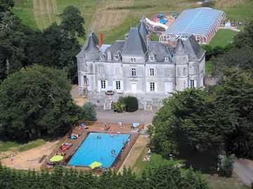 Swimming pool in front of the castle (added by manager 27 feb 2015)
