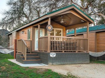 Surf cabin