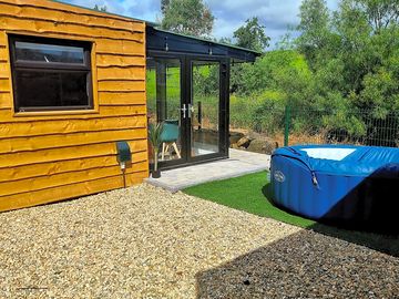Outside area cabin 2