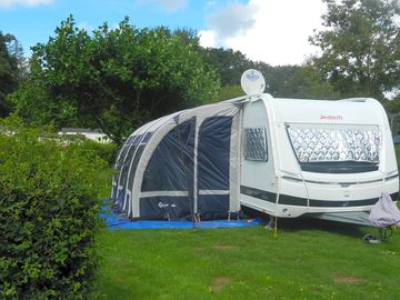Plenty of space for an awning (added by manager 01 oct 2015)