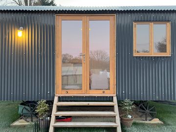 Cedar gables shepherds hut