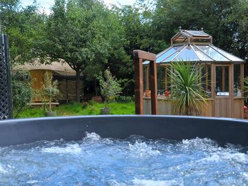 Bubbling hot tub