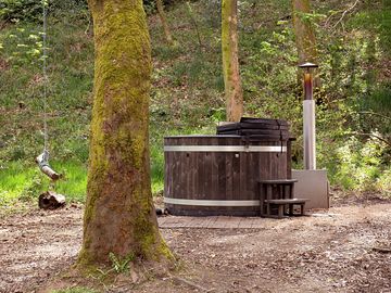 Private wood-fired hot tub, bubbling for your arrival (added by manager 27 apr 2022)