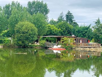 View of lake saint-georges and the snack bar