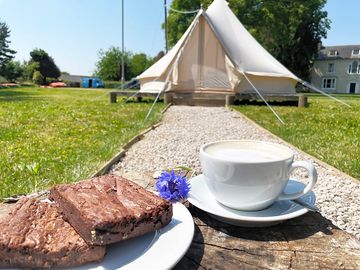 Cake and coffee outside clamping tent (added by manager 08 jun 2023)