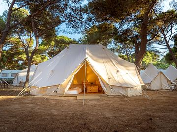 Large emperador bell tent exterior (added by manager 16 may 2024)