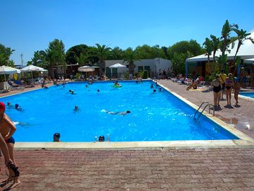 Swimming pool (added by manager 09 mar 2016)