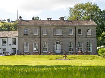 Mansion house