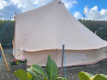 Gwen bell tent exterior (added by manager 09 jun 2023)