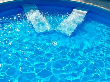 Jacuzzi pool