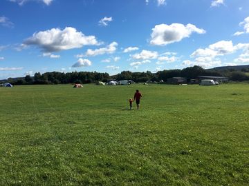 Large camping field among national trust land (added by manager 17 apr 2019)