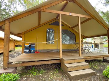Safari tent