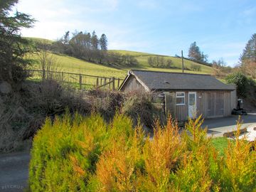 Wild valley bunkhouse - rural, remote, perfect for a wild escape!