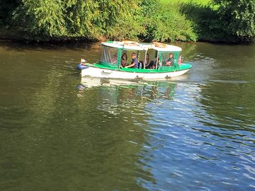 River taxi  (added by visitor 08 sep 2017)
