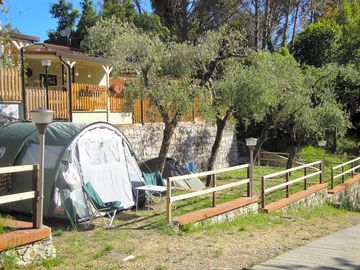 Tent pitches (added by manager 02 feb 2016)