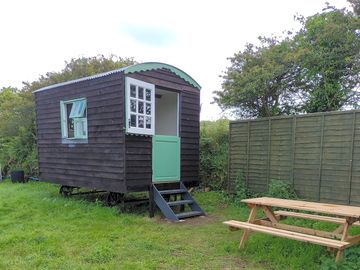 Shepherd's hut exterior (added by manager 02 nov 2022)