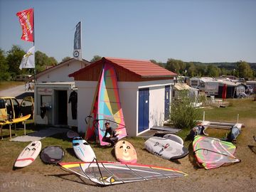 Windsurfing school