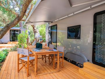 Veranda with seating