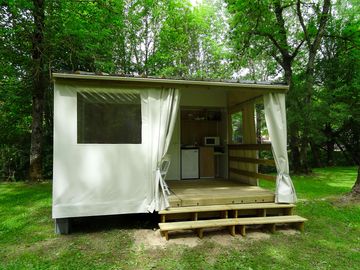 Tithome exterior