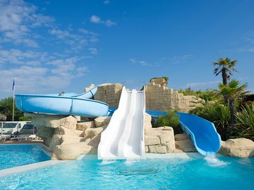 Kids' waterslides (added by manager 08 mar 2021)