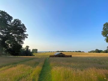 Approach to pheasant lodge from the parking area
