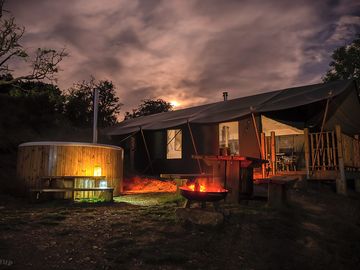 Private hot tub at seren safari tent