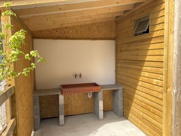 Washing-up area