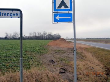 Signs to the site from the main road