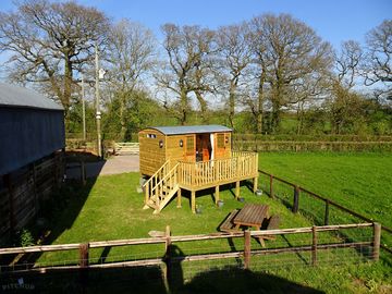 The shepherd's hut and private garden (added by manager 19 apr 2023)