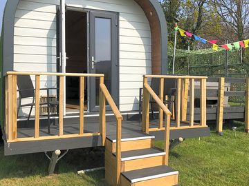 Fully furnished pods; dogs welcome (added by manager 20 apr 2023)