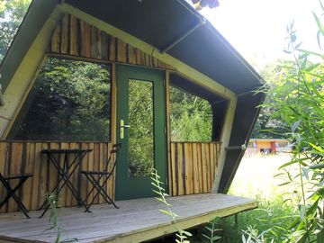 Caban tarian decking