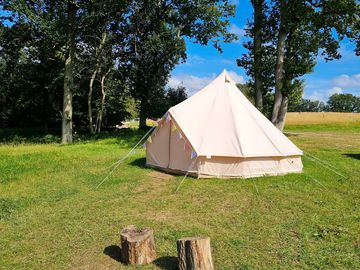 Bell tents (added by manager 17 nov 2022)