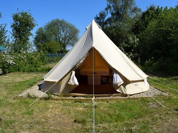 Bell tent (added by manager 09 may 2022)