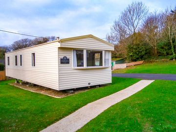 Three-bedroom caravan exterior (added by manager 26 oct 2022)