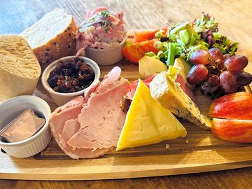 Food at the pub farmers ploughman s