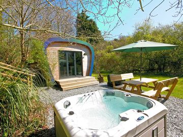 Ecopod hot tub. (added by manager 01 aug 2023)