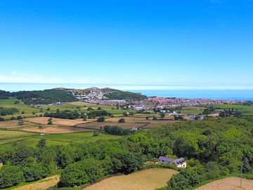 Panoramic views of llandudno and the north wales coast (added by manager 17 nov 2023)