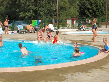Swimming pool and paddling pool