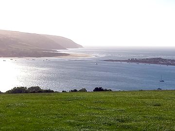 High tide and poppit sands (added by manager 12 jun 2022)