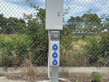 Electric hook-up