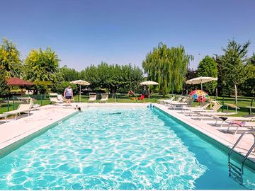Outdoor swimming pool