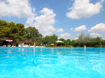 Outdoor pool (added by manager 23 mar 2015)