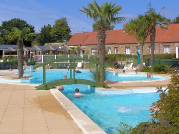 Big outdoor pool (added by manager 07 oct 2016)