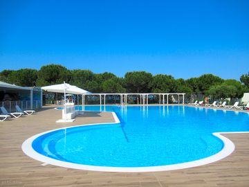 Pool with whirlpool