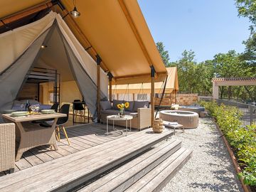 Safari tent layout