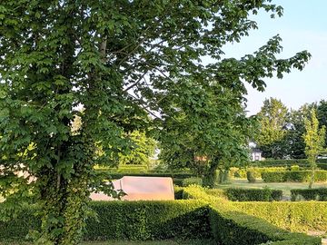 Pitches with hedges