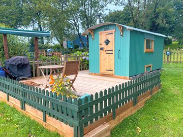 Visitor image of the ebrill shepherds hut (added by manager 12 oct 2022)