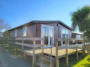 Castaways lodge exterior