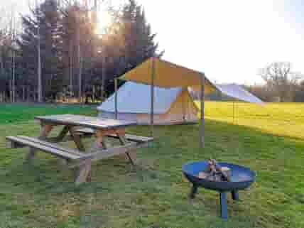 Family bell tent setup (added by manager 28 Feb 2023)