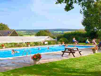 Heated outdoor pool, open late May to early September (added by manager 13 Jun 2018)